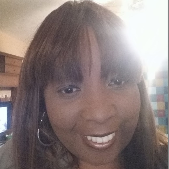 Meet your Posher, Ellenita - Picture 1 of 1